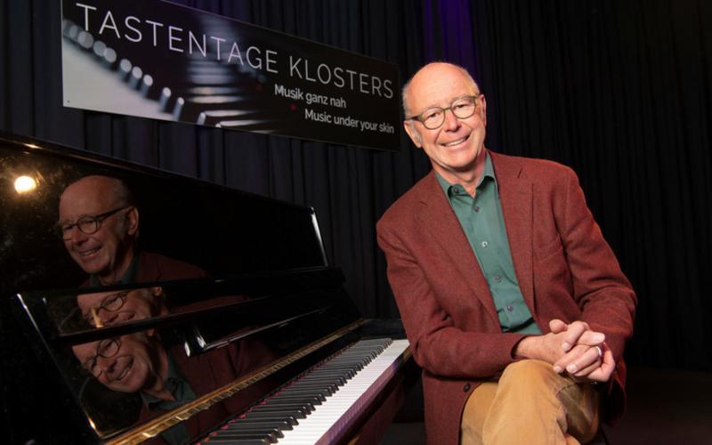 Christof Hegi, Initiant und Programmleiter der TASTENTAGE Klosters, Bild: Olivia Aebli-Iten